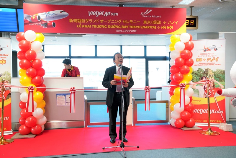 Ông Đỗ Xuân Quang - Phó Tổng Giám đốc Vietjet phát biểu khai trương đường bay Tokyo-Hà Nội tại Sân bay Quốc tế Narita.