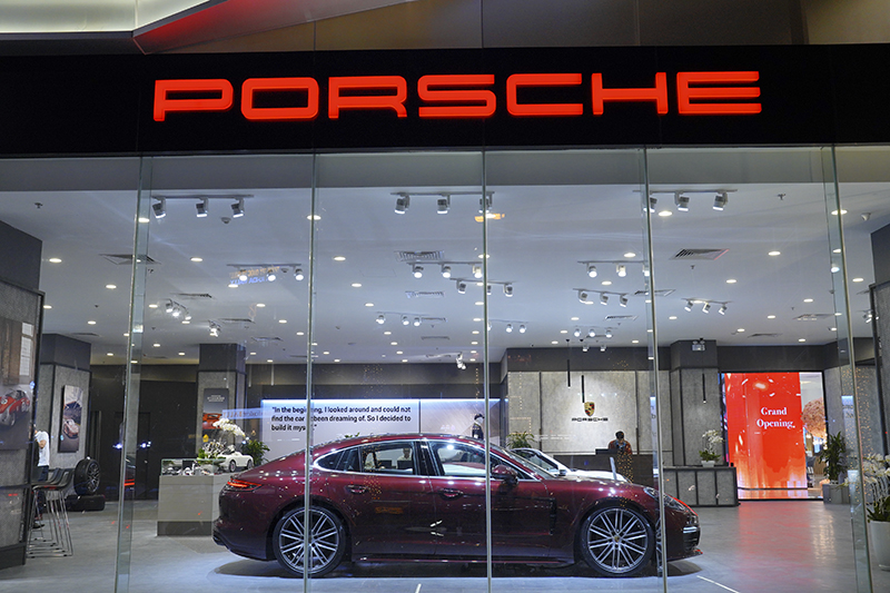Không gian trưng bày đặc biệt của Porsche tại Hà Nội