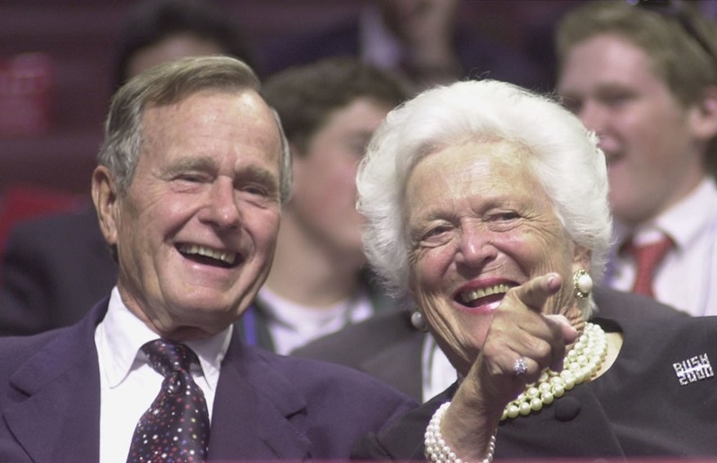  "George Bush đã cho tôi cả thế giới. Ông ấy là người tốt nhất - chu đáo và đáng yêu", bà nói. "Tôi đang ngày càng già đi và vẫn còn yêu người đàn ông tôi đã cưới 72 năm trước".