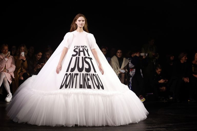 Váy cao cấp của Chanel được nhận xét giống đồ ngủ nằm trong BST Haute  Couture Thu Đông 2021