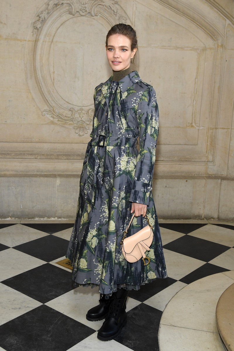 Siêu mẫu người Nga Natalia Vodianova là gương mặt quen thuộc tại các sự kiện của Dior cũng như của các thương hiệu khác trong tập đoàn LVMH. Cô là bạn gái lâu năm của doanh nhân Antoine Arnault - con trai của Bernard Arnault, người đứng đầu tập đoàn xa xỉ phẩm đình đám này. 