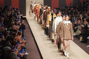 Fendi Thu Đông 2019: Kết thúc “mối tình” 54 năm cùng huyền thoại Karl Lagerfeld