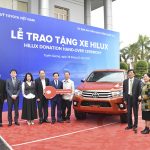 Quỹ Toyota Việt Nam tặng xe Hilux cho tỉnh Tuyên Quang