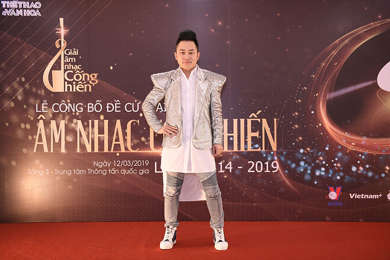 Ca sĩ Tùng Dương Giải âm nhạc Cống Hiến 2019