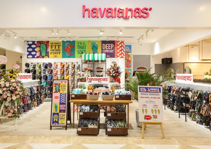 mujosh, havaianas, maison fashion, salim, hoàng ku, trang lou