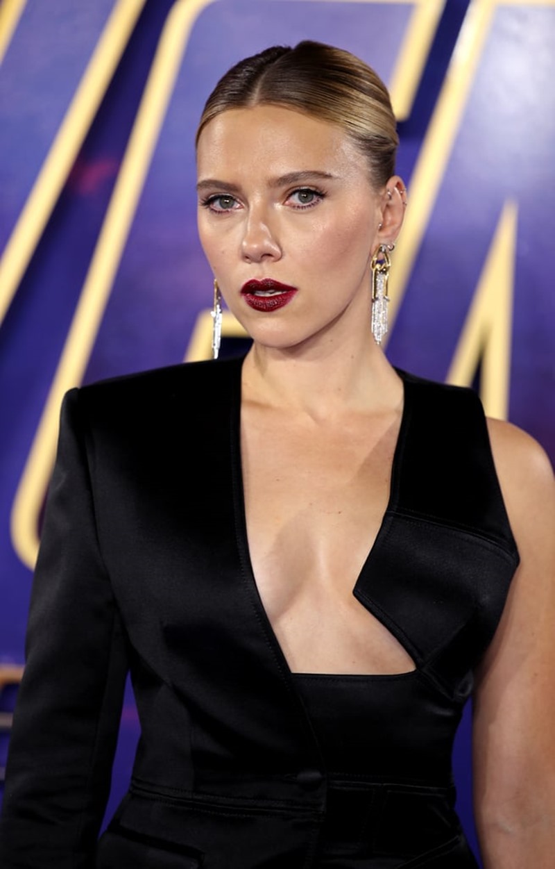 Scarlett Johansson khiến fan 