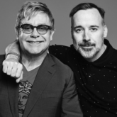 Elton John và David Furnish: 25 năm mặn nồng phá vỡ mọi định kiến về tình yêu đồng giới