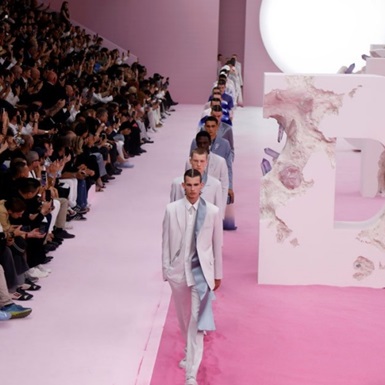Dior Men dưới thời NTK Kim Jones tiếp tục khẳng định sức hấp dẫn khó cưỡng với BST Xuân Hè 2020