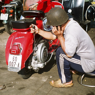 “Bắt bệnh” Vespa cổ: các hư hỏng về bu-gi