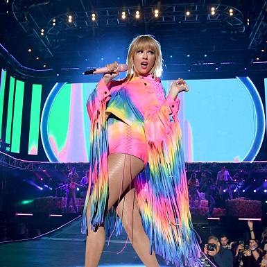 Bất ngờ trao giải cho Taylor Swift, Video Music Awards cho thấy dấu hiệu của sự đi xuống
