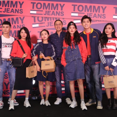 Quỳnh Anh Shyn, Nam Em diện jeans cực “chất” tại sự kiện khai trương cửa hàng