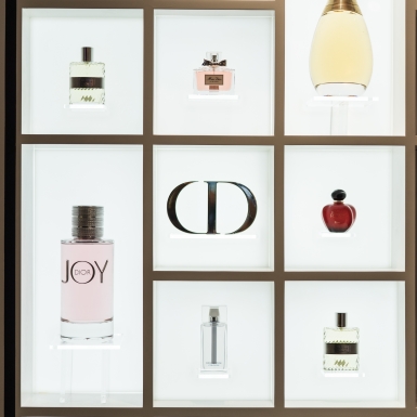 Lần đầu tiên tại Việt Nam, Dior mở triển lãm nước hoa Dior Les Parfums
