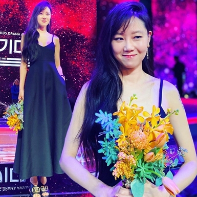 Gong Hyo Jin diện đầm Valentino nhận giải Daesang đầu tiên trong sự nghiệp