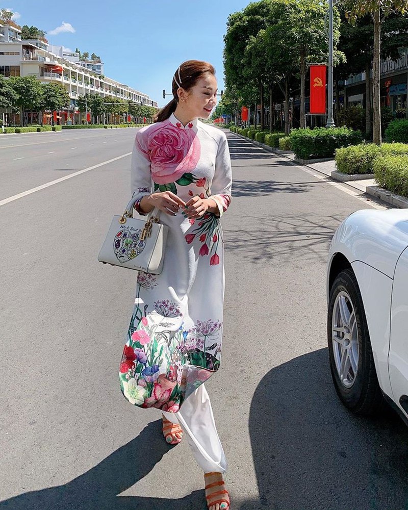 My-nhan-Viet-xung-xinh-Ao-dai-khai-xuan-don-Tet-DepOnline-02