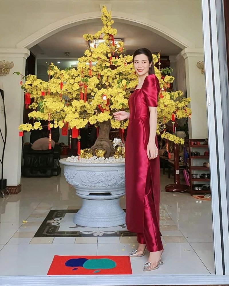 My-nhan-Viet-xung-xinh-Ao-dai-khai-xuan-don-Tet-DepOnline-13