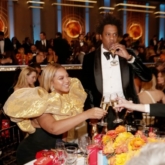 Bỏ qua thảm đỏ, Beyonce & Jay-Z vẫn nổi bật tại lễ trao giải Quả Cầu Vàng 2020