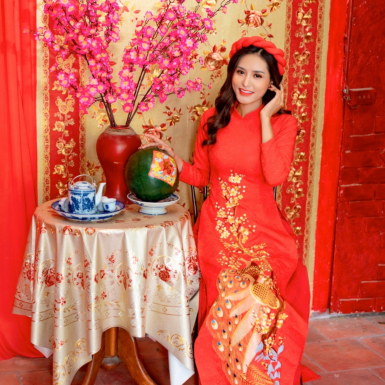 Hoa hậu Di Khả Hân dành tặng ba mẹ một mùa “Tết Đủ Đầy” và hạnh phúc