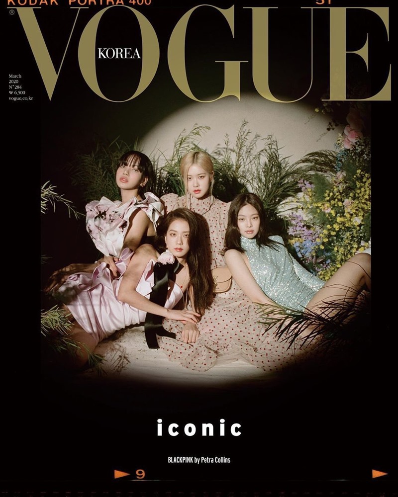 BLACKPINK, Vogue Hàn: Ba bức ảnh mới nhất của BLACKPINK trên bìa tạp chí Vogue Hàn đã xuất hiện và khiến fan hâm mộ vô cùng phấn khích. Nhìn vào những bức hình đầy màu sắc và nét đẹp tinh khiết, bạn sẽ cảm nhận được vẻ đẹp thần thánh của 4 cô gái trong nhóm nhạc nữ này.