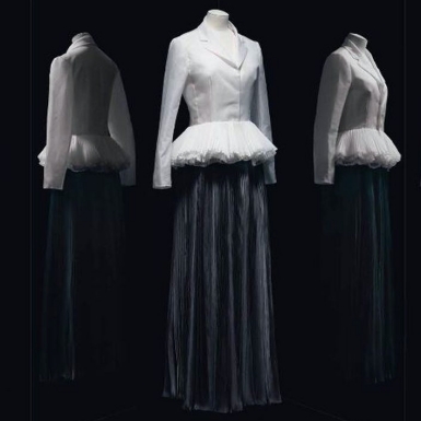 Lạc lối trong không gian triển lãm “Christian Dior: Designer of Dreams” với đoạn phim 57 phút