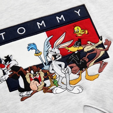 Khuấy động phong cách ngày hè với những item từ BST TOMMY JEANS Looney Tunes® Capsule
