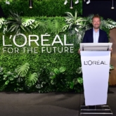 Tập đoàn mỹ phẩm L’Oréal dành 100 triệu euro để khắc phục các thách thức về môi trường