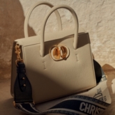 Dior Caro – Chiếc túi xách thắp sáng phong cách cho các quý cô hiện đại