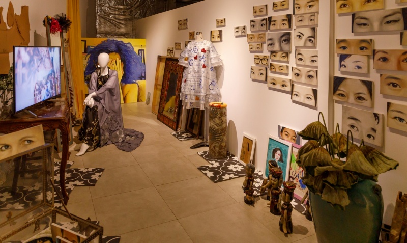 Mơ màng giữa 7 không gian trưng bày tại triển lãm Mộng Bình Thường của NTK Thủy Nguyễn