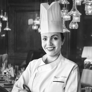 Nữ bếp trưởng Angela Brown tiếp quản đội ngũ đầu bếp tại khách sạn Hôtel des Arts Saigon