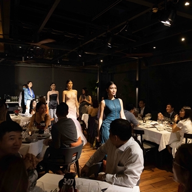 Đi tìm bản ngã mới lạ từ sự giao thoa của ẩm thực – thời trang – vang tại nhà hàng mang phong cách Pháp cổ điển ở Sài Gòn