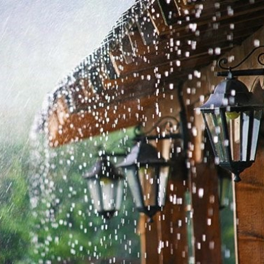 Bảo vệ toàn diện ngôi nhà của bạn mùa mưa gió bằng những cách thức đơn giản sau