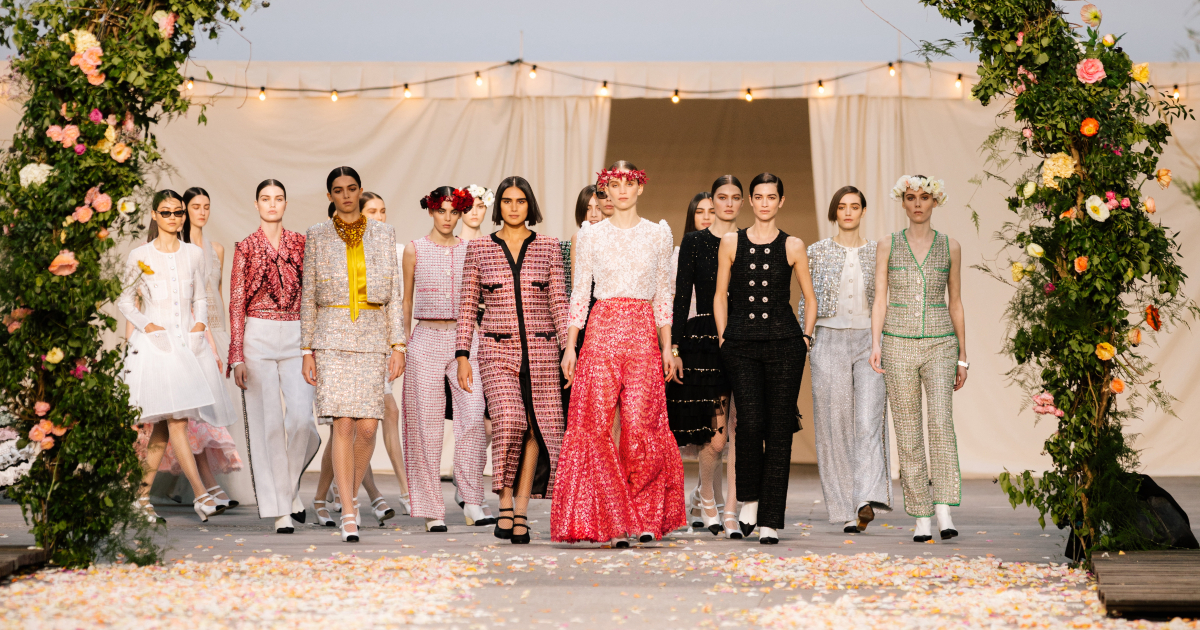 BST Chanel Haute Couture Xuân Hè 2021: Khúc hoan ca lãng mạn của những nàng thơ - Tạp chí Đẹp