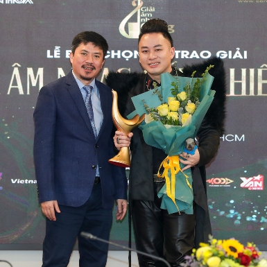 Tùng Dương lập cú hat-trick cho các hạng mục giải thưởng quan trọng của Âm nhạc Cống hiến 2021