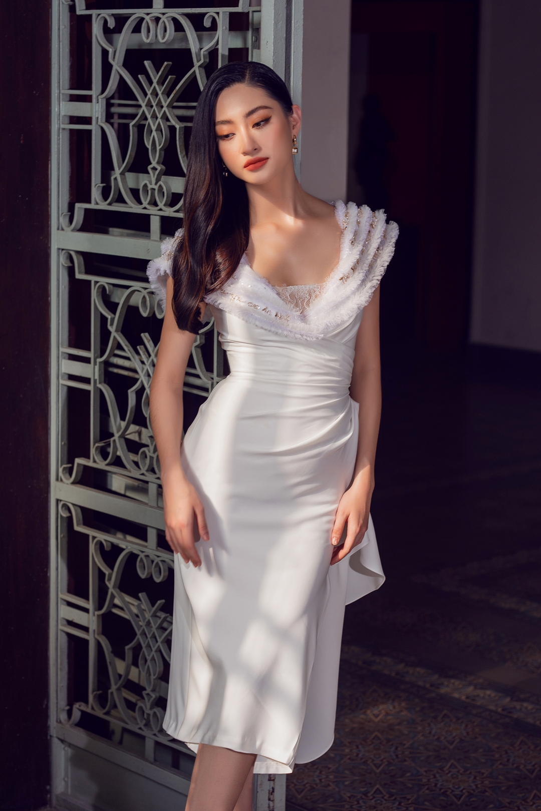 MISS LUONG THUY LINH LOOKS ELEGANT IN THE “CLASSIQUE” COLLECTION BY D ...