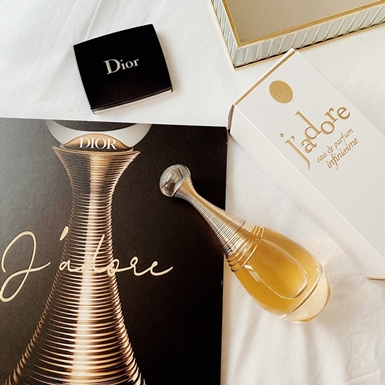 J’adore Infinissime – “Cô em gái” quyến rũ mới của dòng nước hoa Dior J’adore trứ danh