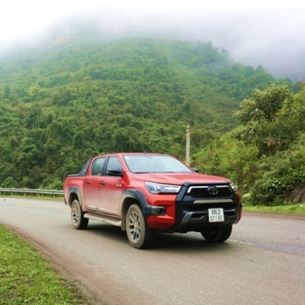 “Người hùng” Toyota Hilux dẫn đầu hành trình khám phá mùa xuân Tây Bắc