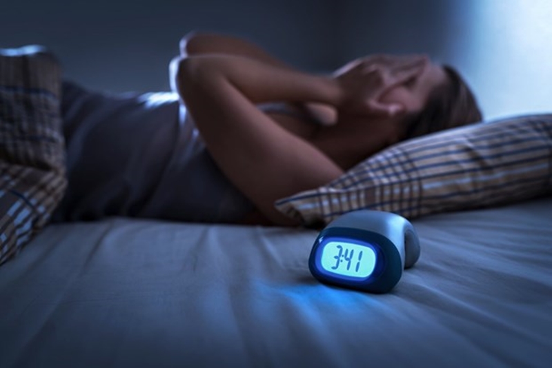 Mối liên hệ giữa thói quen ngủ ít và nguy cơ bệnh COVID