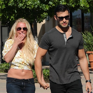 Britney Spears – Sam Asghari: Mối tình phá vỡ mọi định kiến của nàng công chúa và chàng Lọ Lem