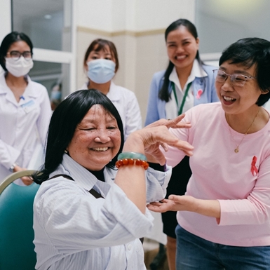 Xây dựng thư viện tóc dành cho các bệnh nhân ung thư đầu tiên tại Việt Nam