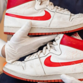 Đôi sneaker của Michael Jordan “được giá” cao kỷ lục 1,47 triệu USD