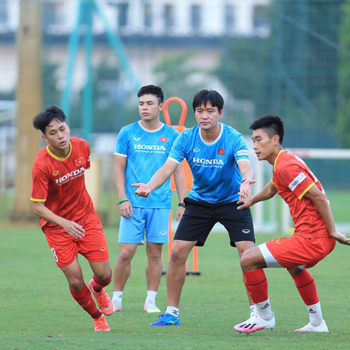 Hai trợ lý Hàn Quốc rời đội tuyển Việt Nam sau thất bại tại AFF Cup
