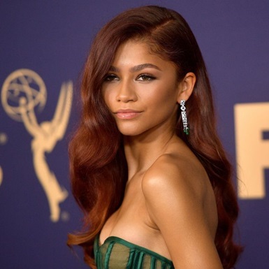 Đóa hồng gai Zendaya: Từ công chúa Disney đến ngôi sao hạng A được săn đón nhất Hollywood