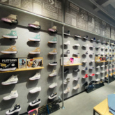 Thương hiệu giày thể thao Mỹ ra mắt 2 cửa hàng bán lẻ mới khởi đầu năm 2022