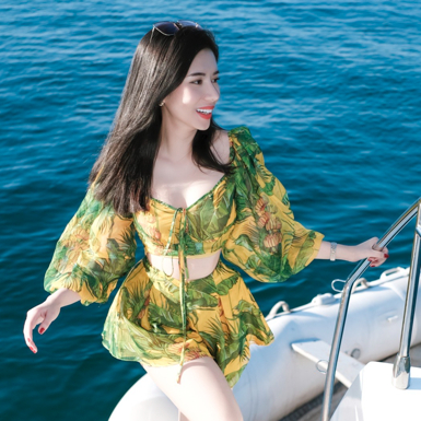 Hoa hậu Dương Yến Nhung thưởng ngoạn Phú Quốc trên du thuyền 5 sao