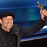 Nam diễn viên khiếm thính đầu tiên nhận được tượng vàng Oscar