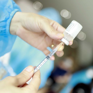 Cảnh sát Đức phát hiện người đàn ông tiêm 90 mũi vaccine COVID-19