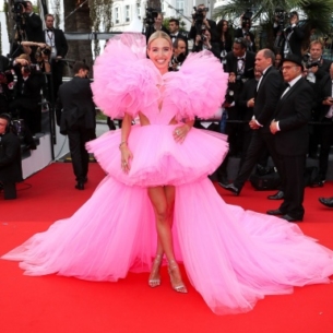 #Cannes2022: Sắc hồng thời thượng nâng tầm nhan sắc các mỹ nhân