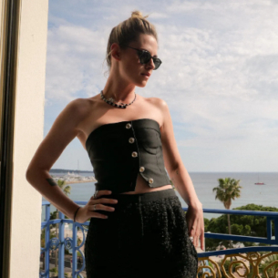 Xa hoa và mỹ miều, Kristen Stewart mang “ngôi sao 1932” của Gabrielle Chanel tỏa sáng trên thảm đỏ LHP Cannes 2022