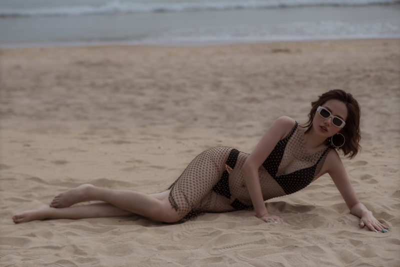 Hoa hậu Du lịch toàn cầu Diệu Linh gợi ý mix match trang phục đi biển