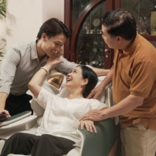 KingSport gửi gắm thông điệp nhân ngày Gia đình Việt Nam: không có gì quý hơn sức khỏe của ông bà, cha mẹ