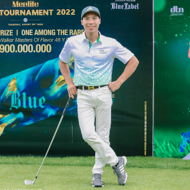“Hoàng tử xiếc” Quốc Nghiệp, nhạc sĩ Minh Khang, tay trống Minh Kha so tài chơi golf cùng các tay golf chuyên nghiệp